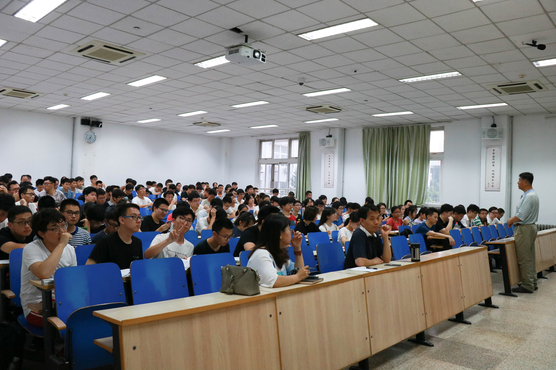 崇尚实践、知行并重，青春的汗水永远在路上——williamhill中国官方网站召